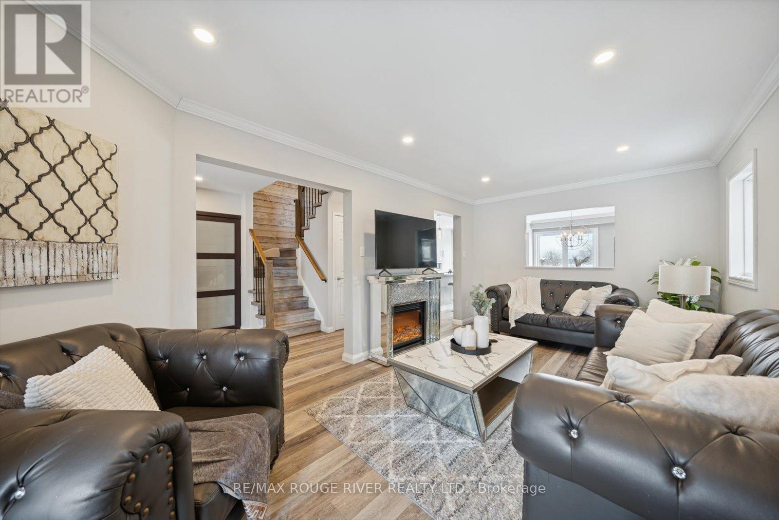 13 Prestonway Drive, Clarington, Ontario  L1C 4S8 - Photo 7 - E12702236