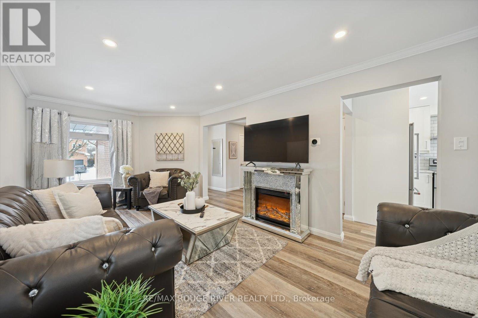 13 Prestonway Drive, Clarington, Ontario  L1C 4S8 - Photo 6 - E12702236