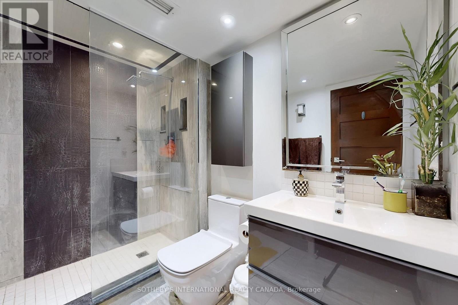 709 - 725 King Street W, Toronto (Niagara), Ontario  M5V 2W9 - Photo 24 - C12705948