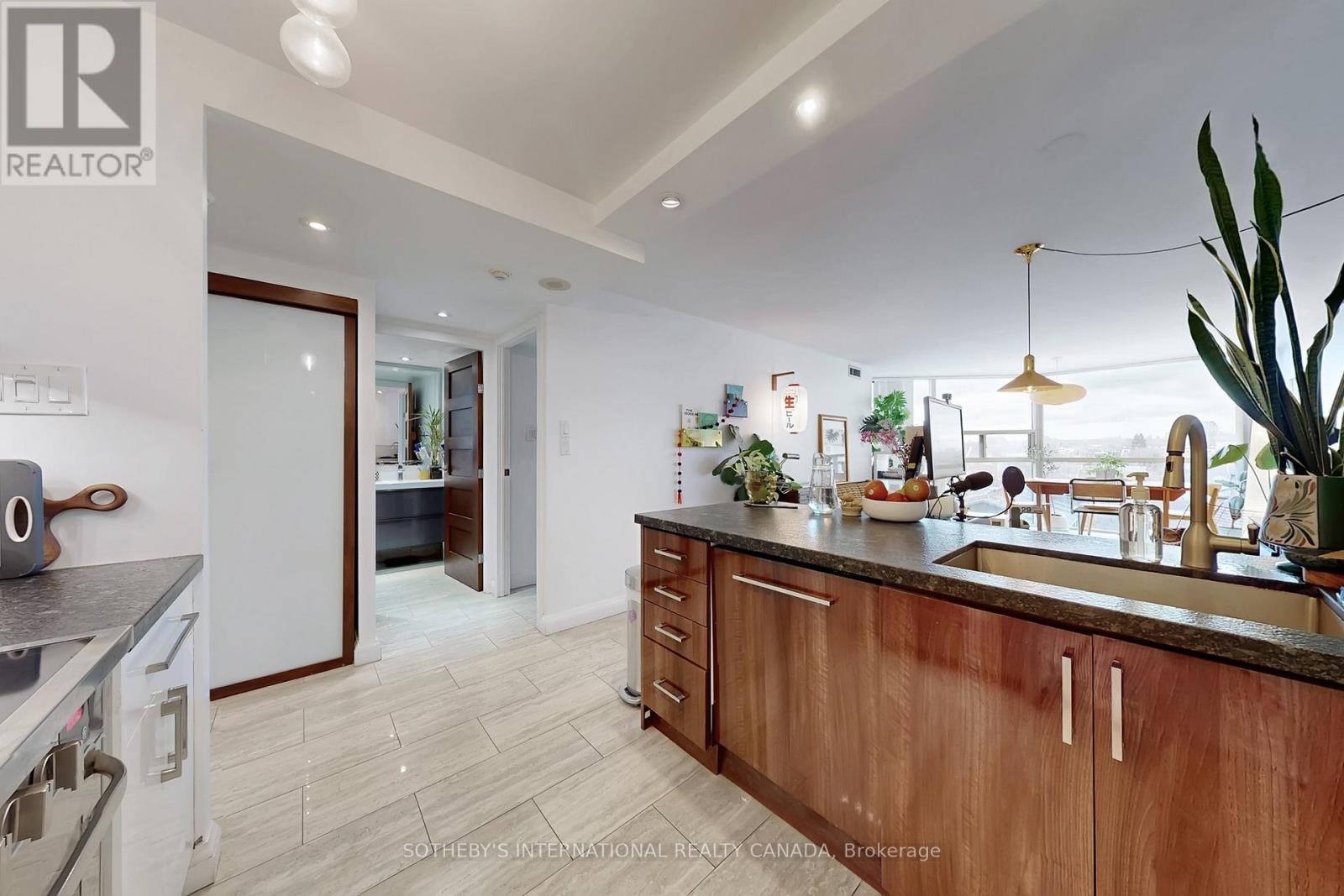 709 - 725 King Street W, Toronto (Niagara), Ontario  M5V 2W9 - Photo 8 - C12705948