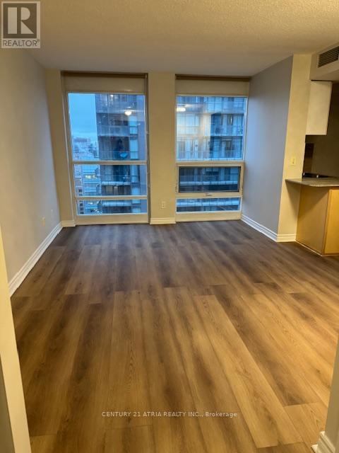 3012 - 763 Bay Street, Toronto, Ontario  M5G 2R3 - Photo 6 - C12637776