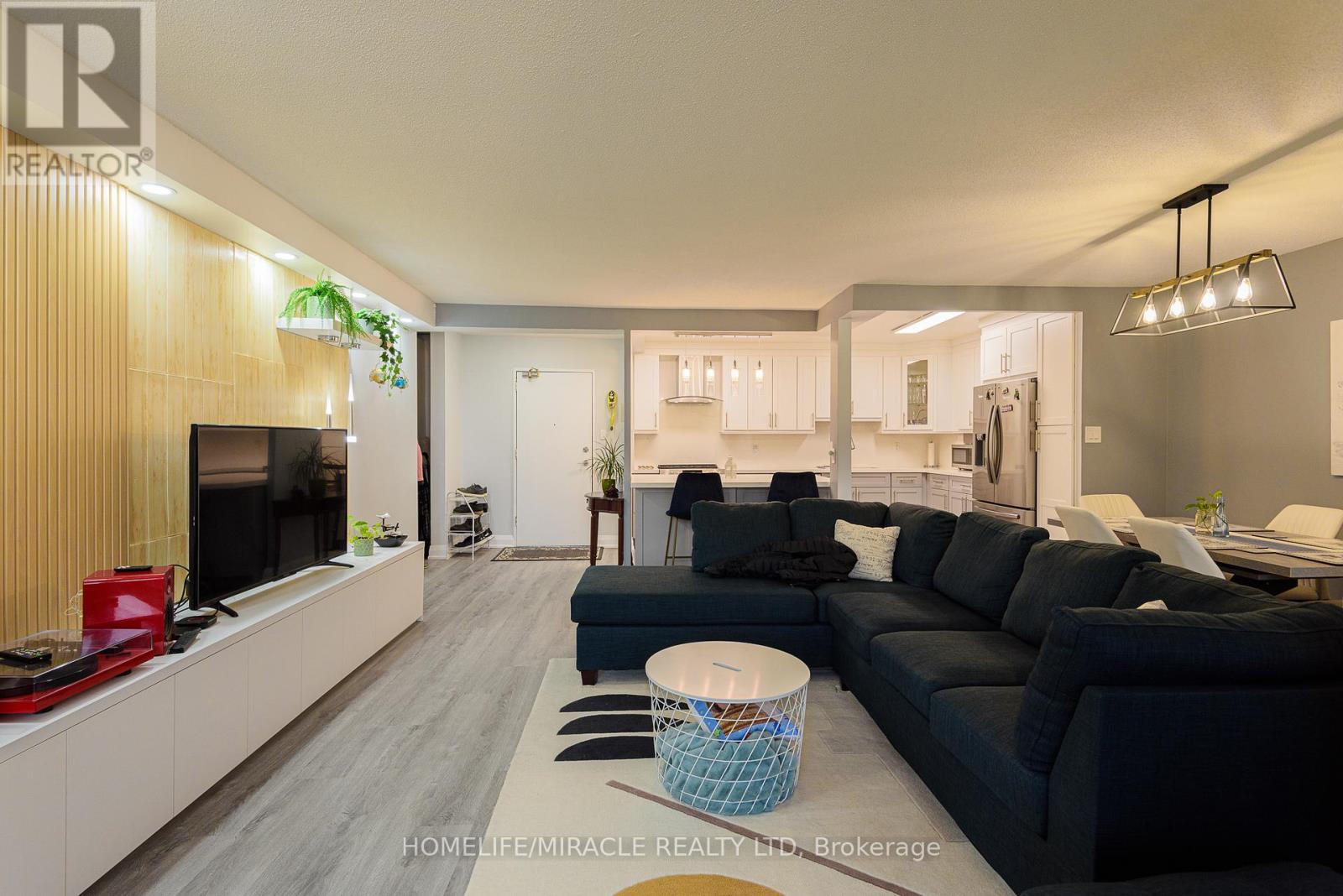 1201 - 714 The West Mall, Toronto, Ontario  M9C 4X1 - Photo 5 - W12705934