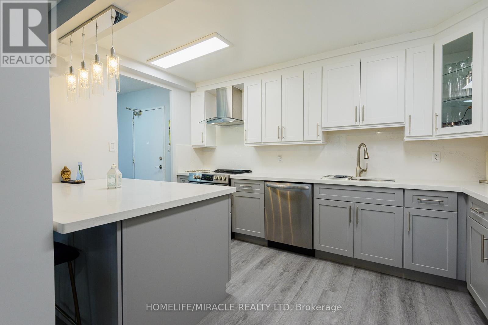 1201 - 714 The West Mall, Toronto, Ontario  M9C 4X1 - Photo 8 - W12705934