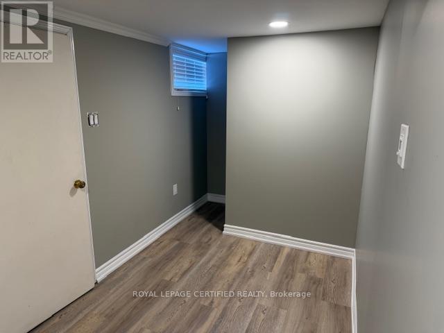 Lower - 6 Prince Charles Drive, Halton Hills, Ontario  L7G 3T7 - Photo 7 - W12705944