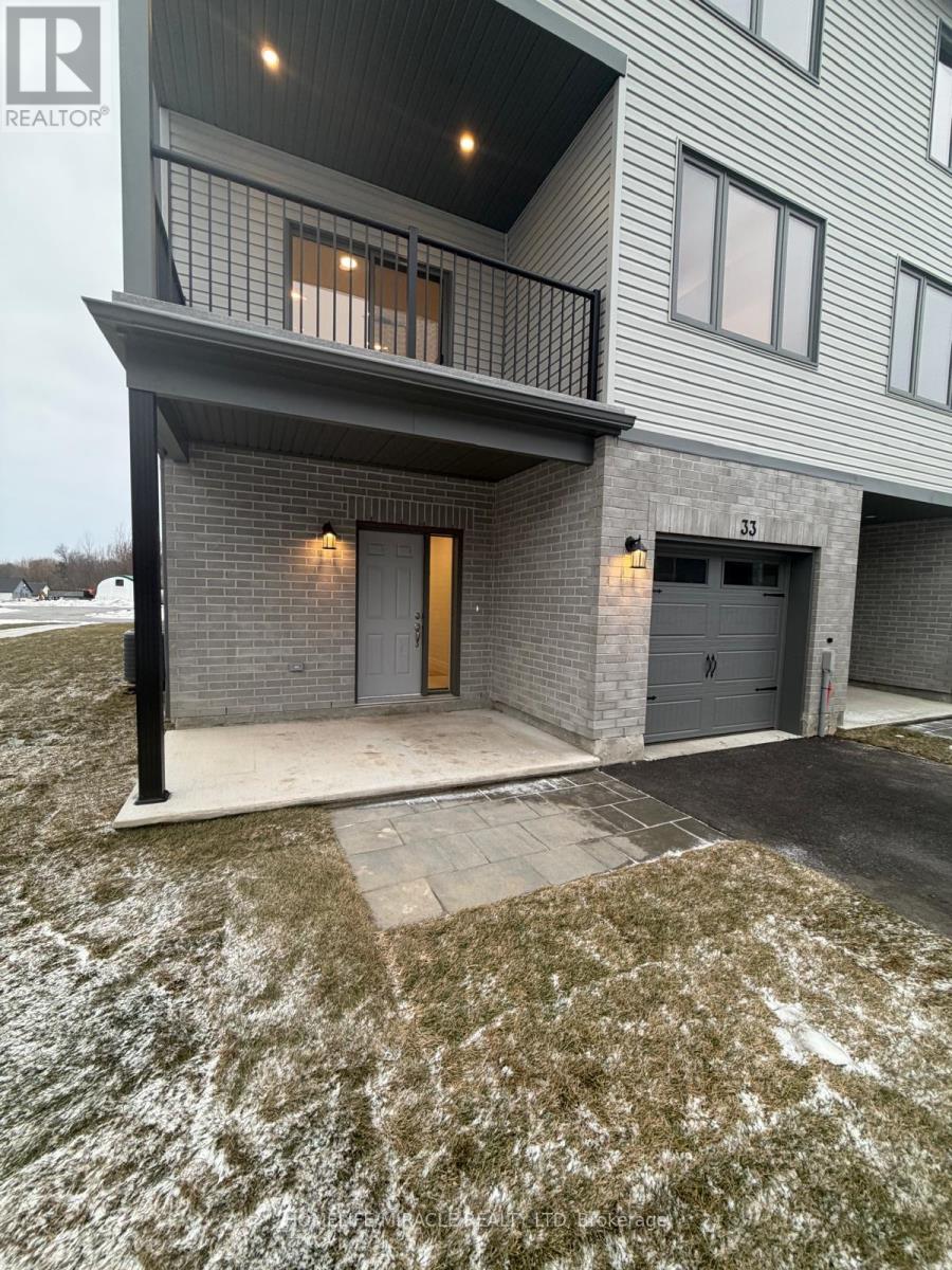 33 Evans Street, Prince Edward County, Ontario  K0K 2T0 - Photo 2 - X12705920