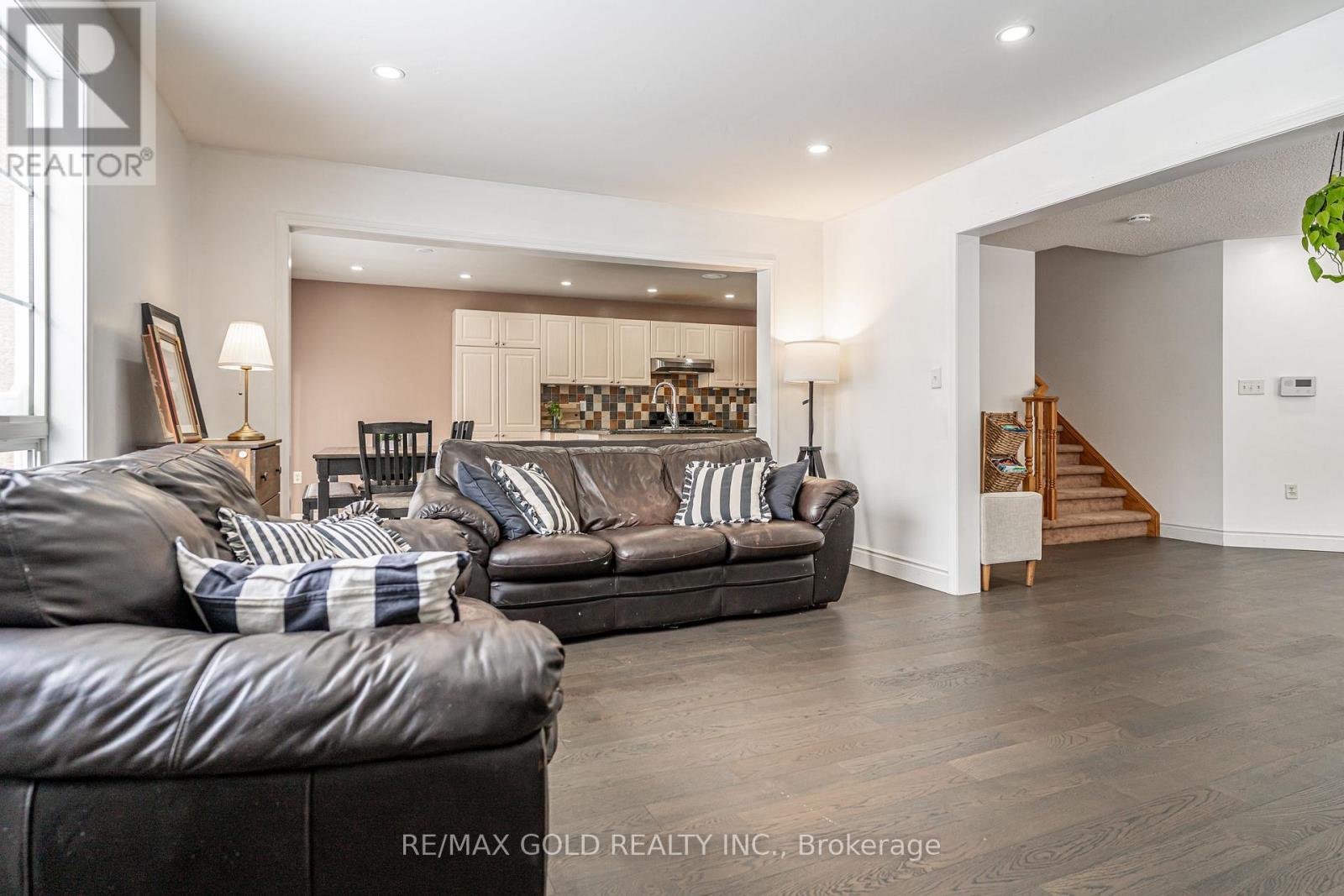 2 Zimmer Street, Brampton, Ontario  L6S 6L3 - Photo 14 - W12703704