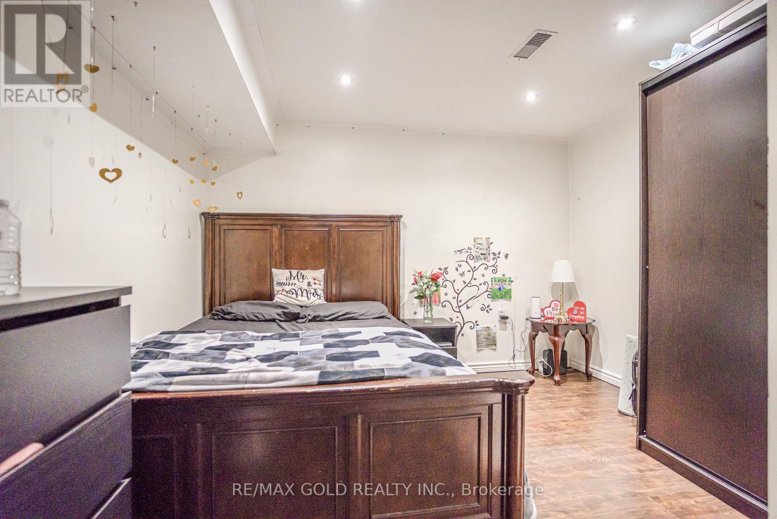 2 Zimmer Street, Brampton, Ontario  L6S 6L3 - Photo 41 - W12703704