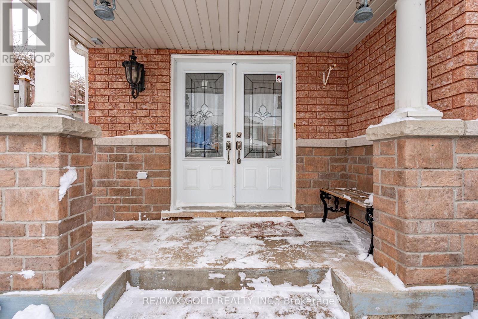 2 Zimmer Street, Brampton, Ontario  L6S 6L3 - Photo 5 - W12703704