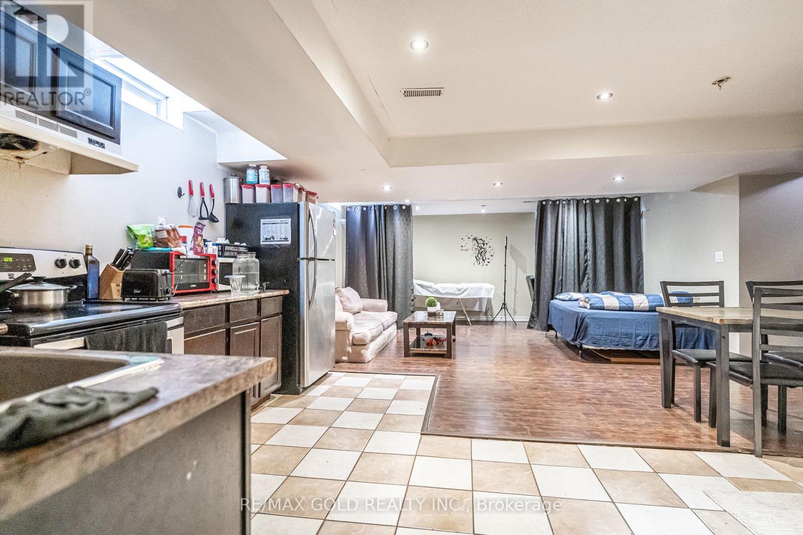 2 Zimmer Street, Brampton, Ontario  L6S 6L3 - Photo 39 - W12703704