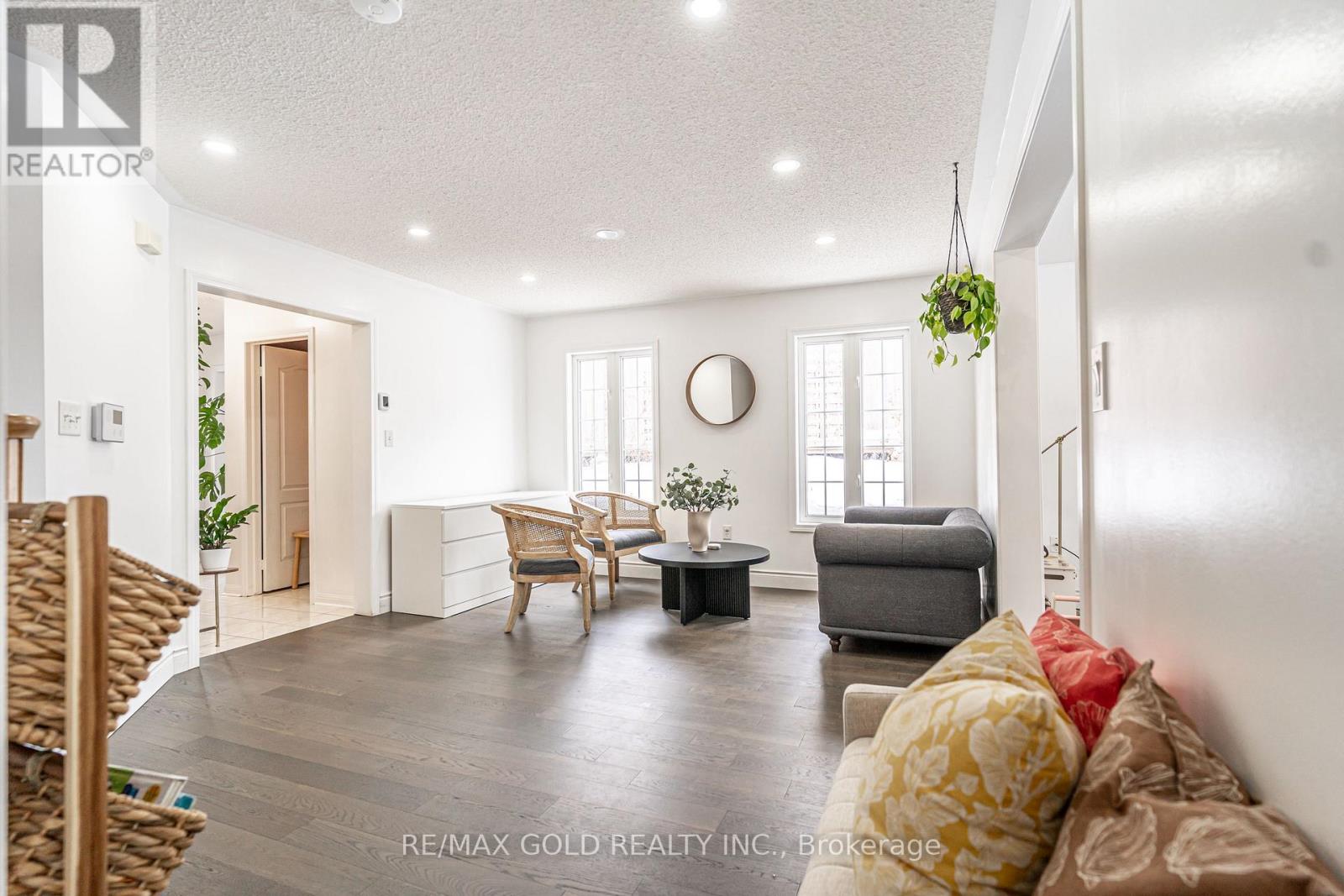 2 Zimmer Street, Brampton, Ontario  L6S 6L3 - Photo 9 - W12703704