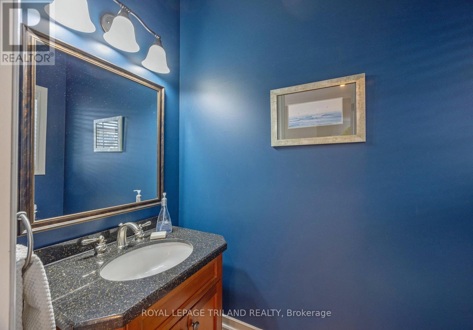 9389 Elviage Drive, London South, Ontario  N6K 4R8 - Photo 12 - X12703182