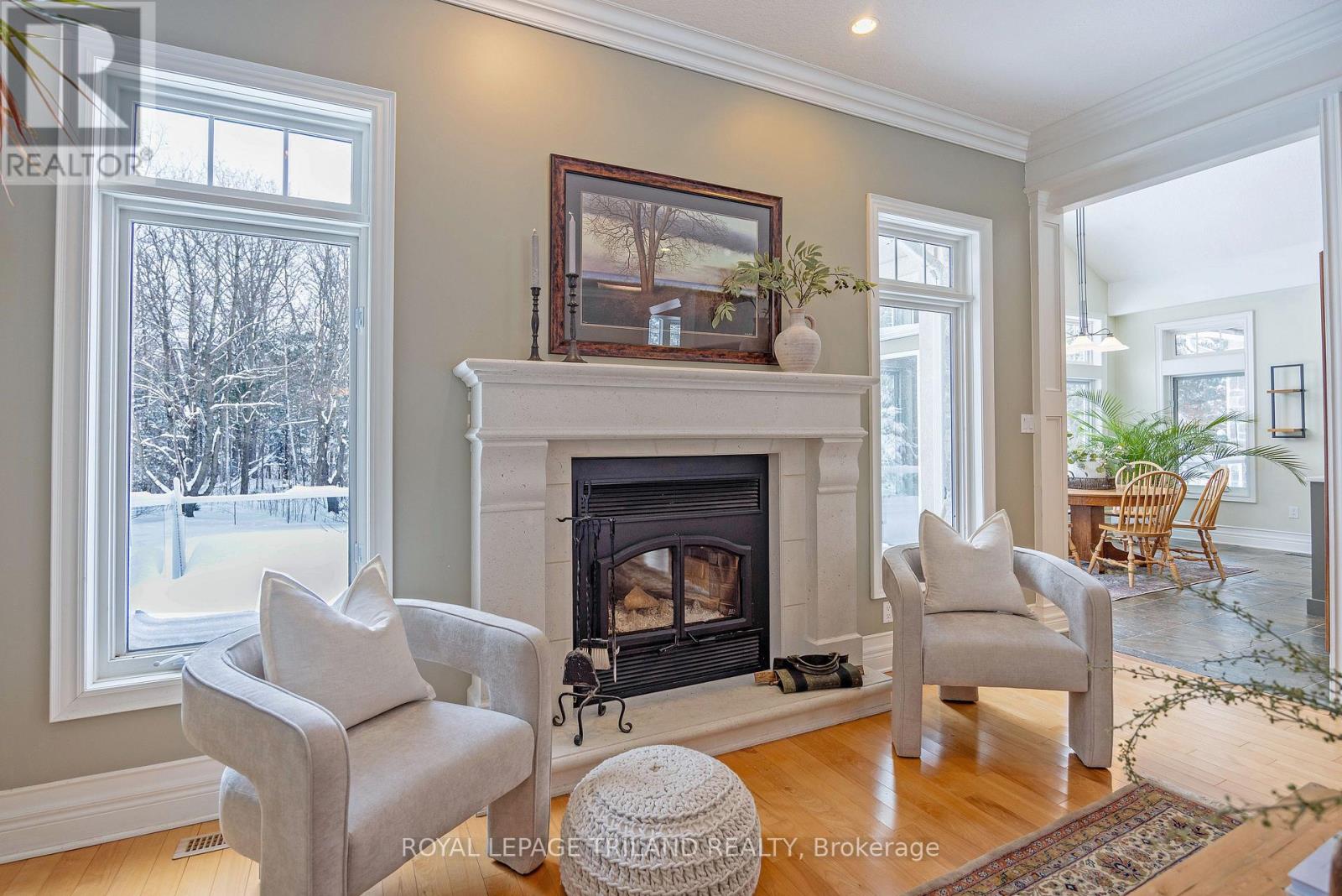 9389 Elviage Drive, London South, Ontario  N6K 4R8 - Photo 11 - X12703182