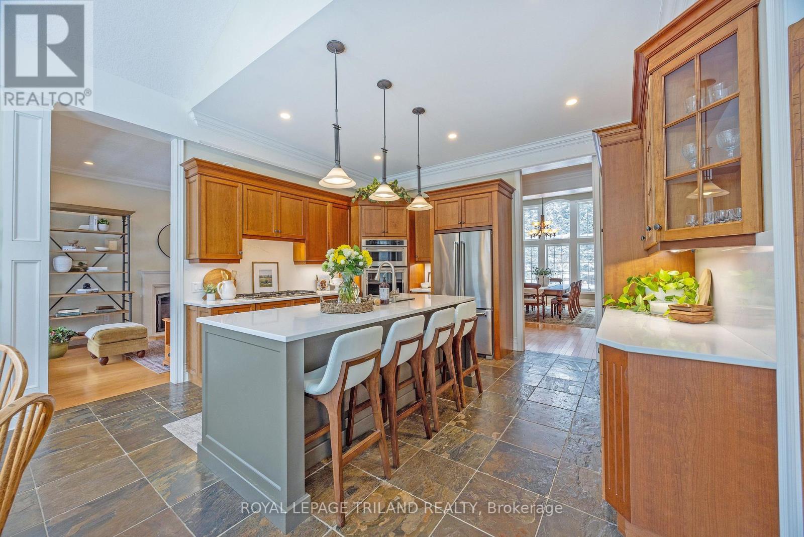 9389 Elviage Drive, London South, Ontario  N6K 4R8 - Photo 14 - X12703182