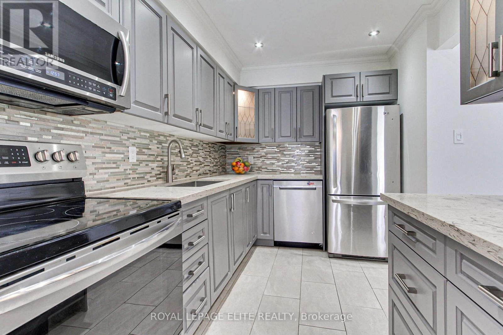 19 Lindisfarne Way, Markham, Ontario  L3P 3W8 - Photo 12 - N12705992