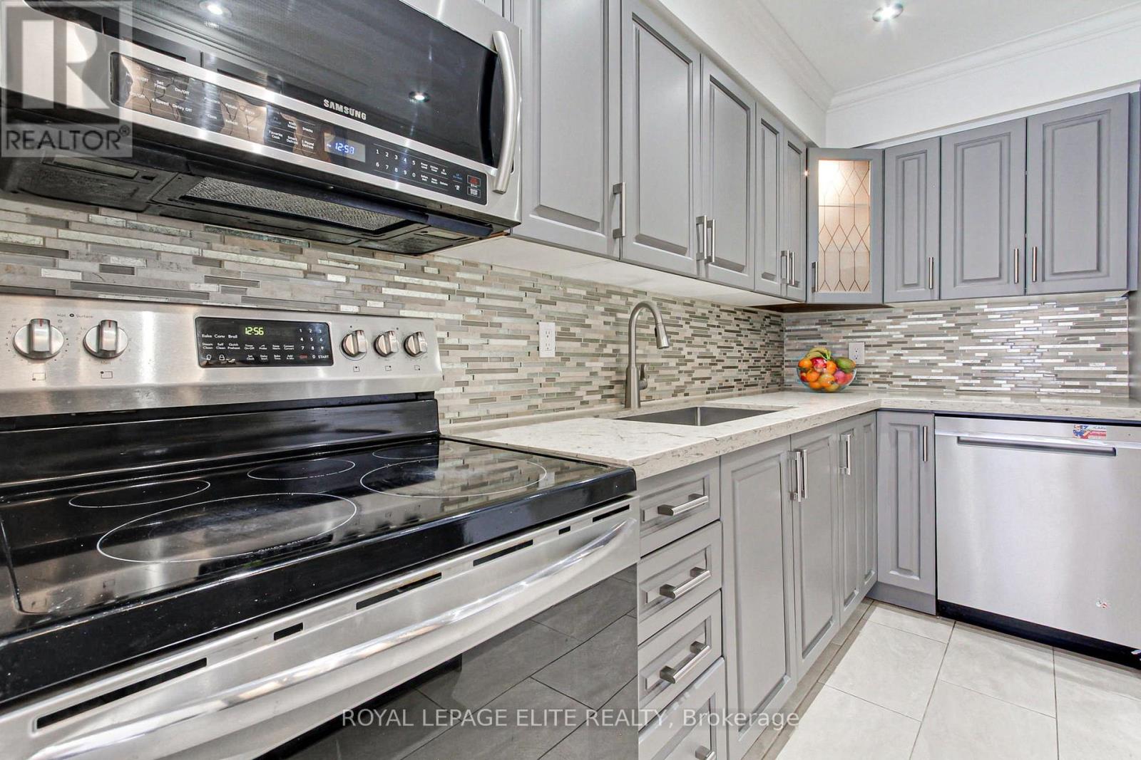 19 Lindisfarne Way, Markham, Ontario  L3P 3W8 - Photo 13 - N12705992