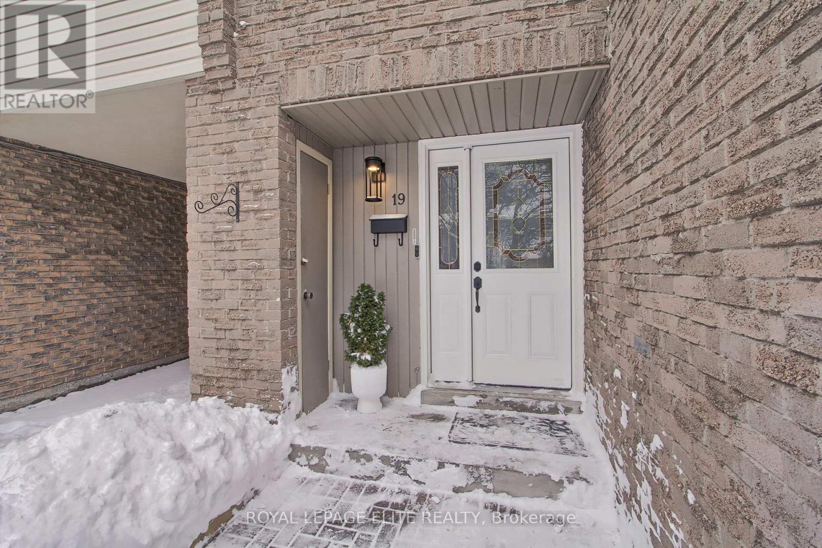 19 Lindisfarne Way, Markham, Ontario  L3P 3W8 - Photo 3 - N12705992