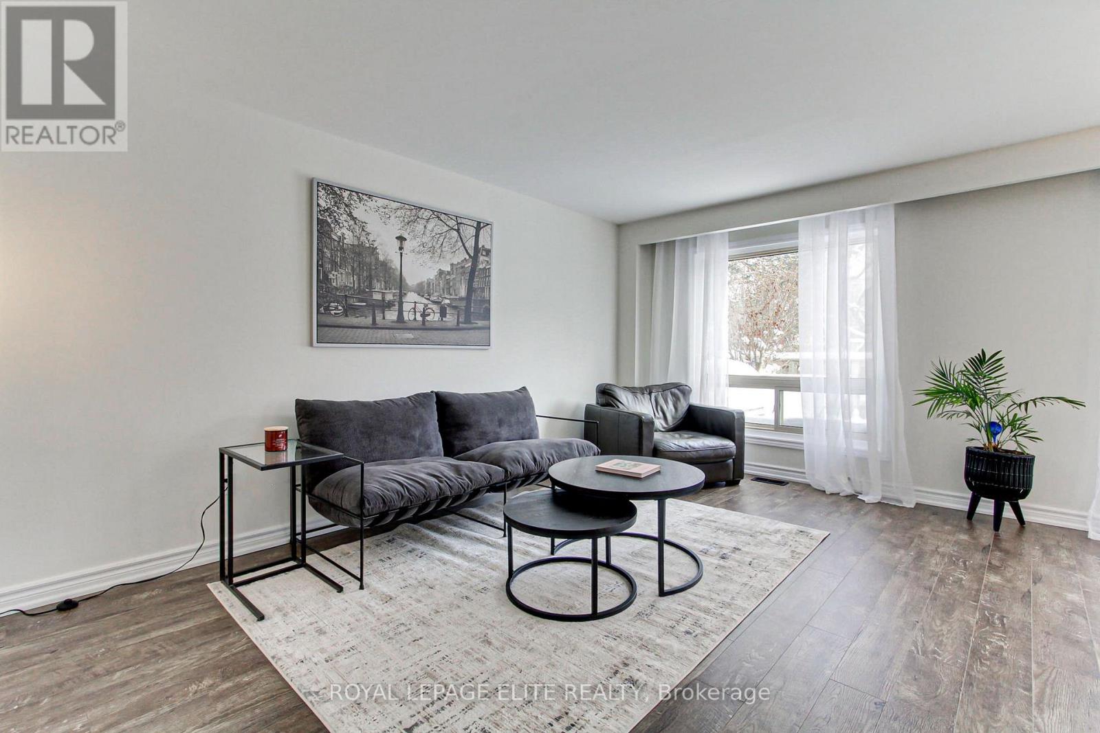 19 Lindisfarne Way, Markham, Ontario  L3P 3W8 - Photo 7 - N12705992