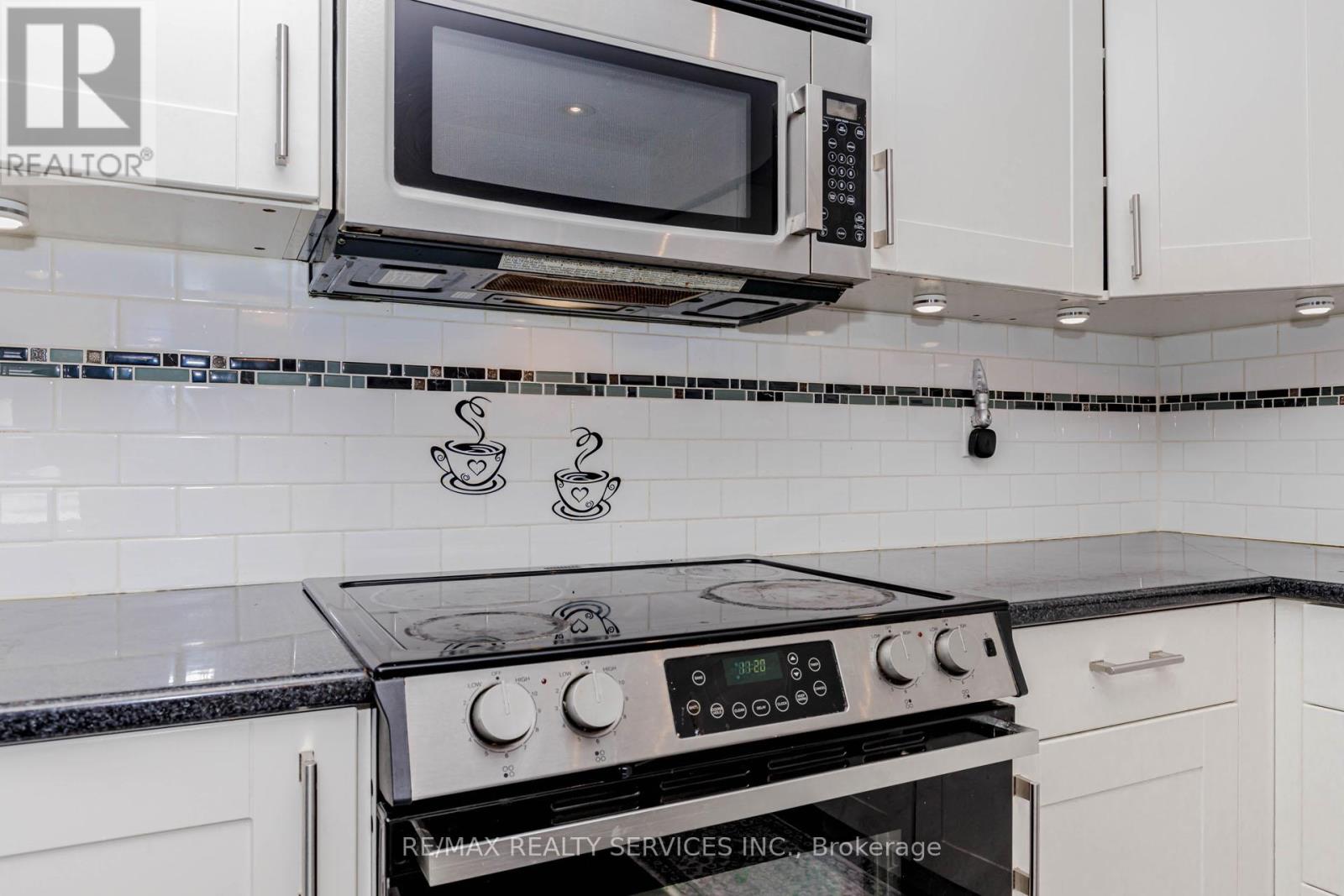 46 Elgin Drive, Brampton, Ontario  L6Y 1A8 - Photo 13 - W12705982