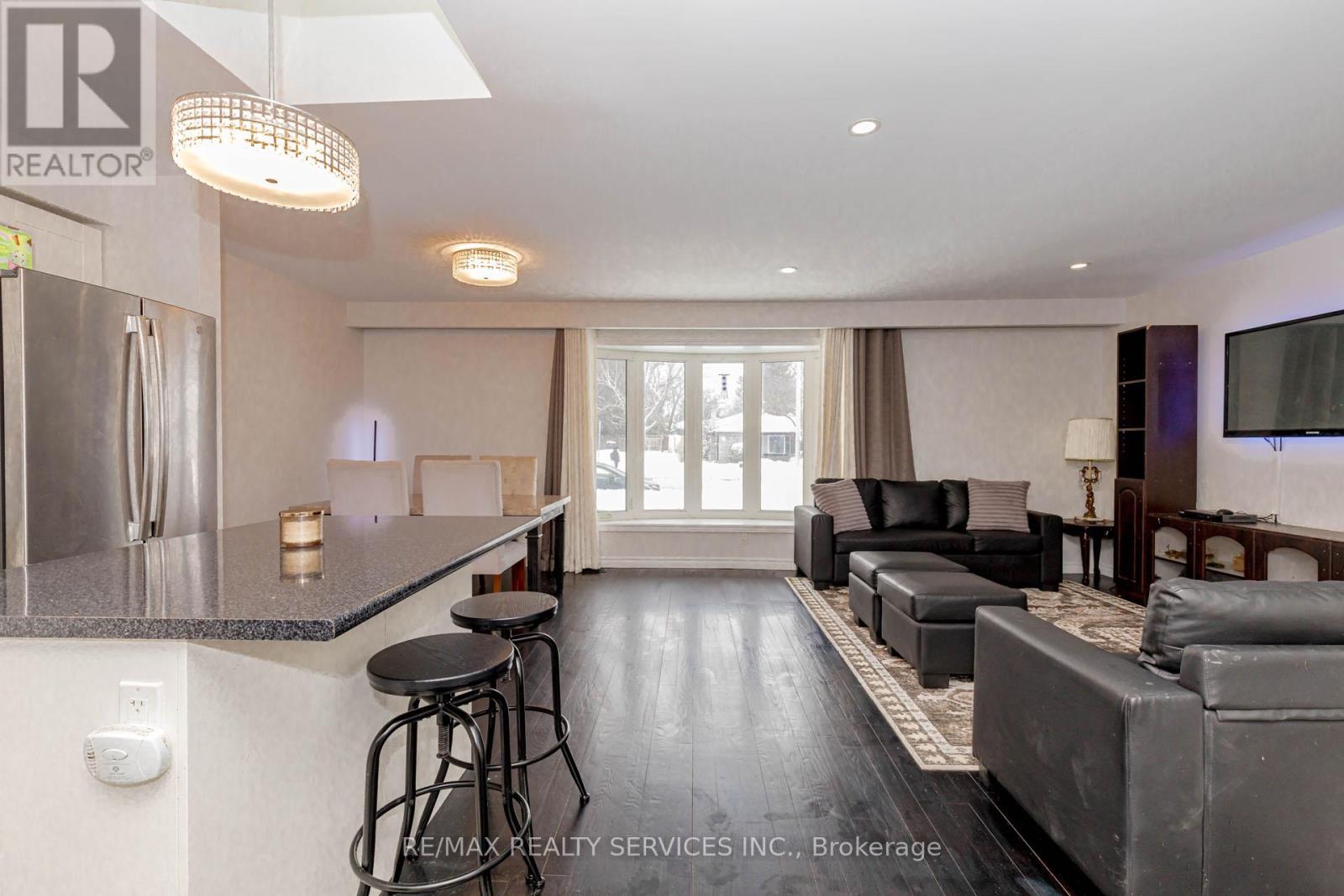 46 Elgin Drive, Brampton, Ontario  L6Y 1A8 - Photo 15 - W12705982