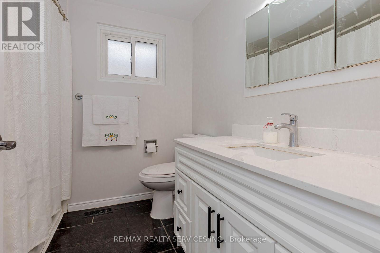 46 Elgin Drive, Brampton, Ontario  L6Y 1A8 - Photo 31 - W12705982