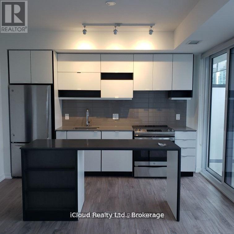 1510 - 4065 Confederation Parkway, Mississauga, Ontario  L5B 0L4 - Photo 3 - W12705984