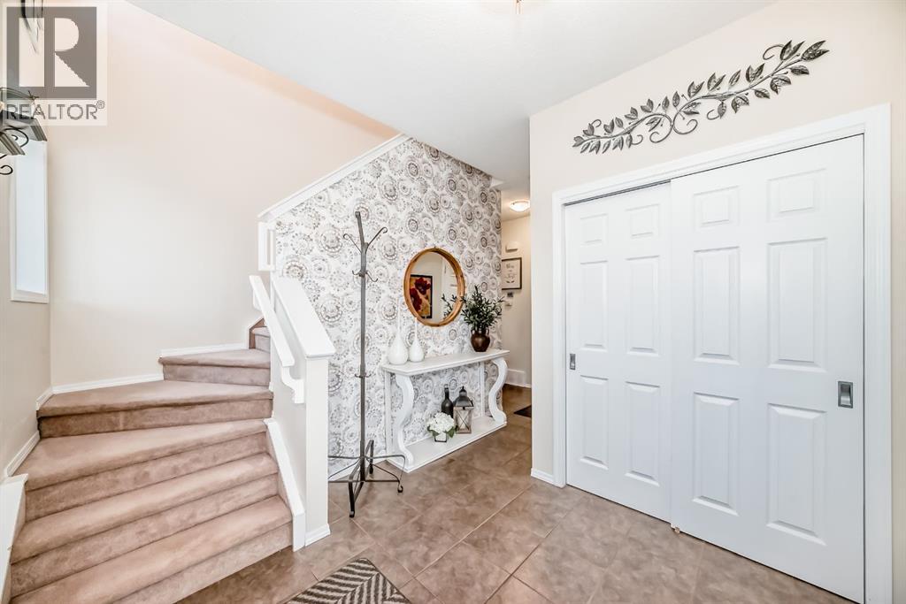 912 Windhaven Close Sw, Airdrie, Alberta  T4B 0P2 - Photo 2 - A2279847