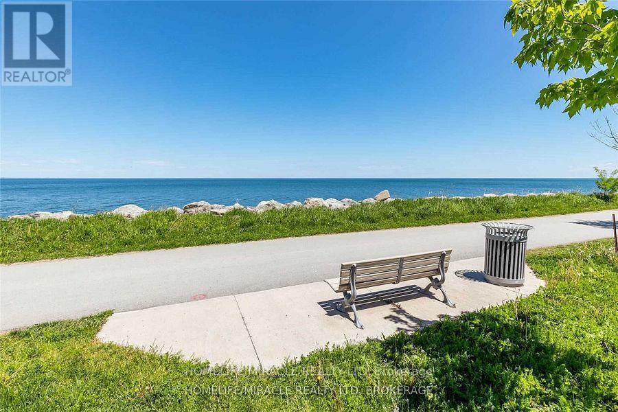 5 - 115 Shoreview Place, Hamilton, Ontario  L8E 0K4 - Photo 2 - X12705980