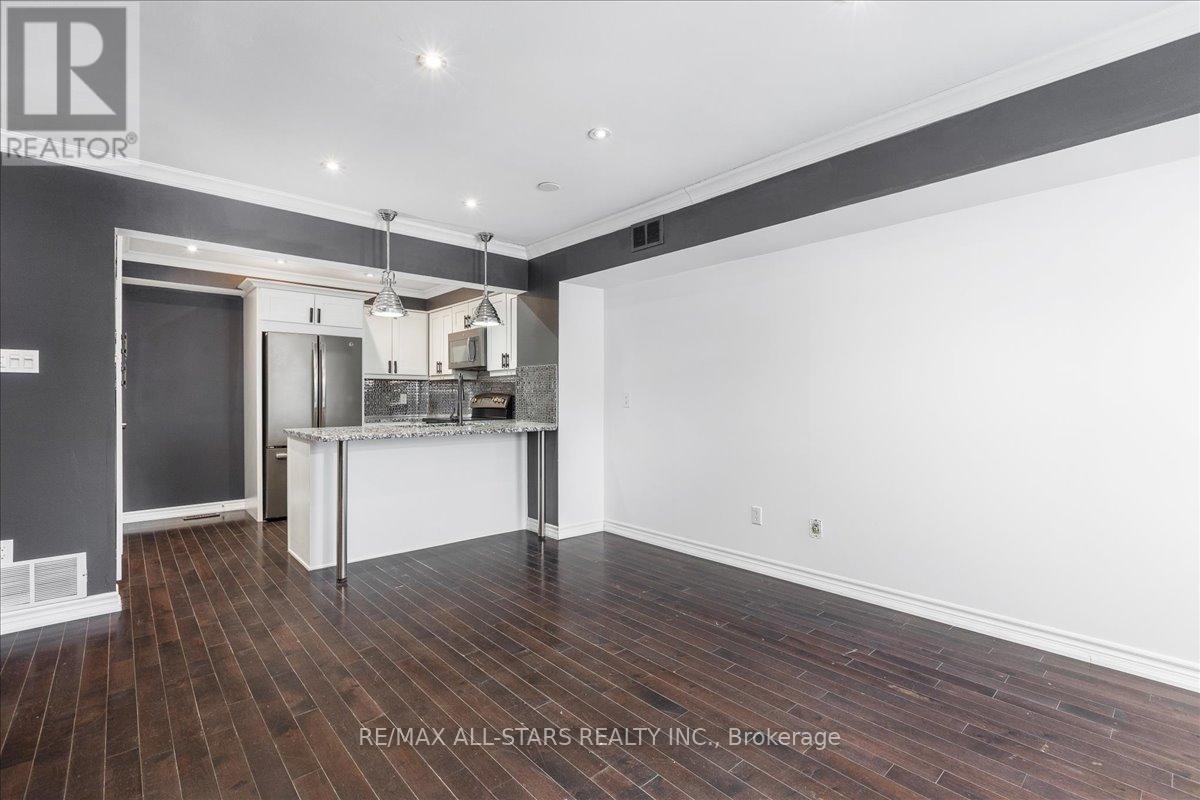 47 - 115 Main Street S, Newmarket, Ontario  L3Y 8J3 - Photo 5 - N12676406