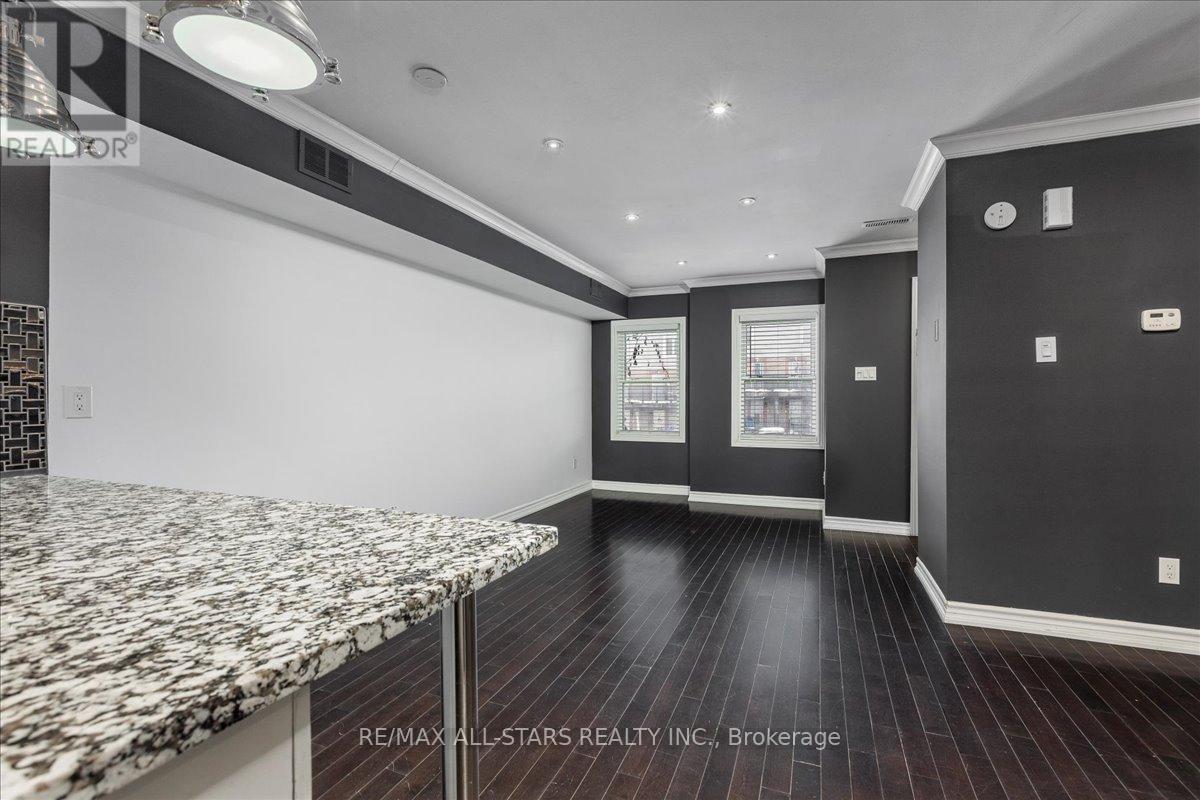 47 - 115 Main Street S, Newmarket, Ontario  L3Y 8J3 - Photo 10 - N12676406