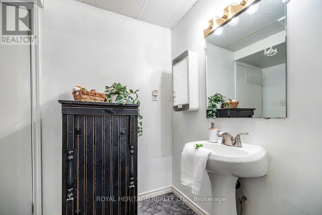 803 Oliva Street, Pickering, Ontario  L1W 2V9 - Photo 20 - E12702016