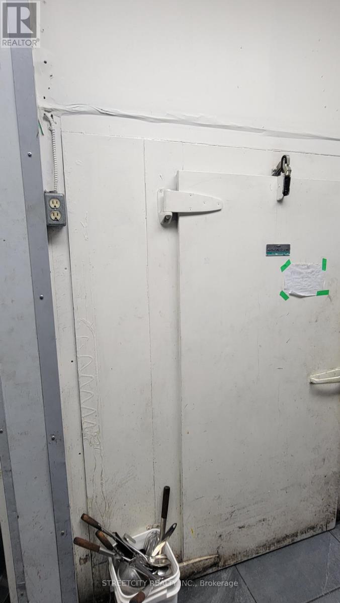 1016 Oxford Street E, London East, Ontario  N5Y 3K7 - Photo 13 - X12706056