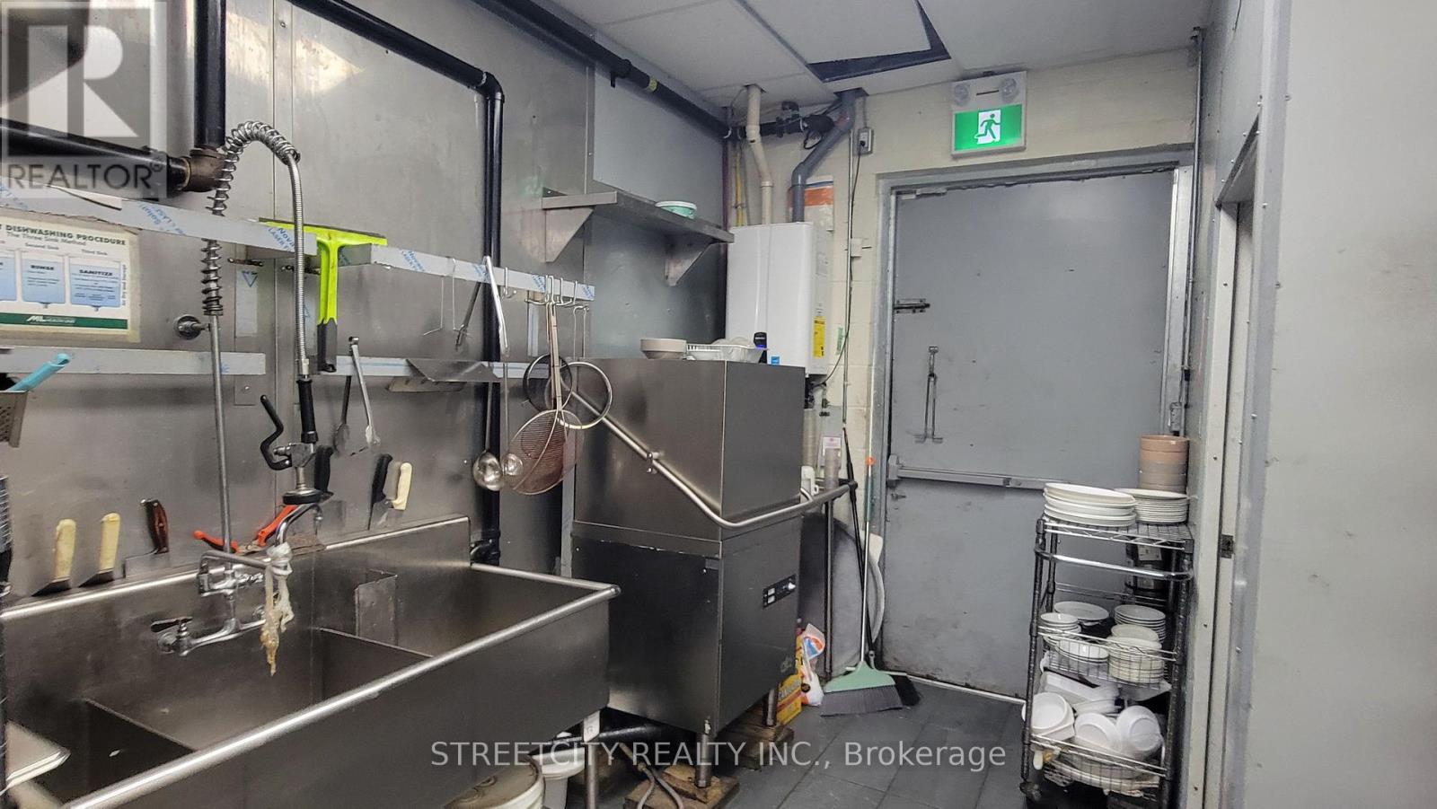 1016 Oxford Street E, London East, Ontario  N5Y 3K7 - Photo 14 - X12706056