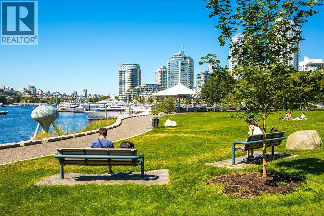 2105 193 Aquarius Mews, Vancouver, British Columbia  V6Z 2Z2 - Photo 31 - R3078615