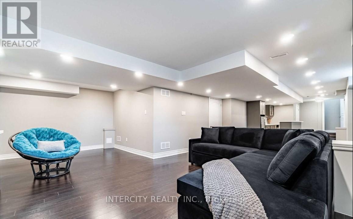 363 Robert Parkinson Drive, Brampton, Ontario  L7A 4C3 - Photo 13 - W12695388