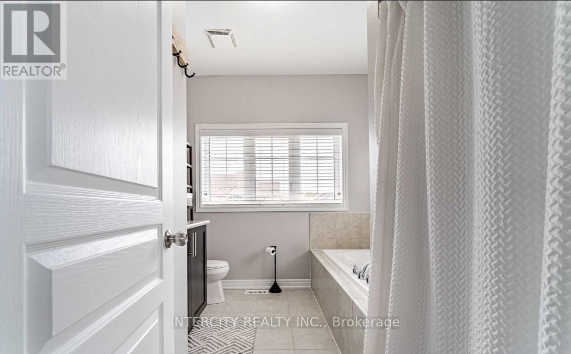 363 Robert Parkinson Drive, Brampton, Ontario  L7A 4C3 - Photo 22 - W12695388