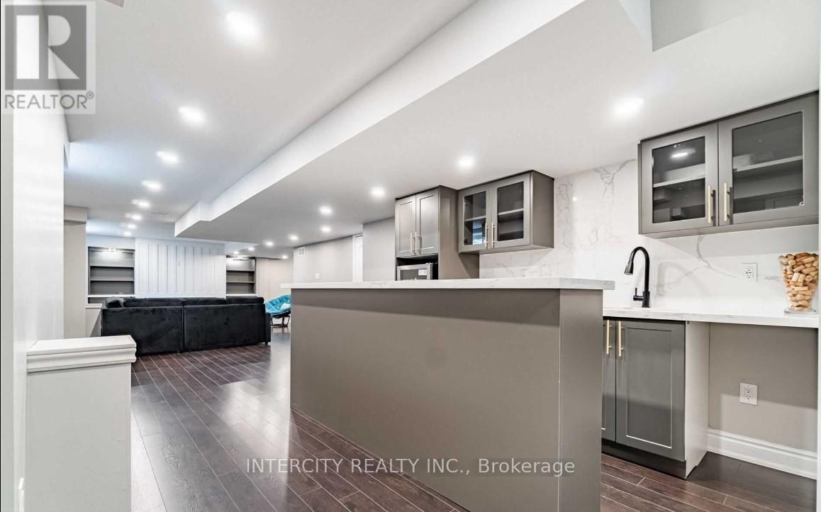 363 Robert Parkinson Drive, Brampton, Ontario  L7A 4C3 - Photo 17 - W12695388