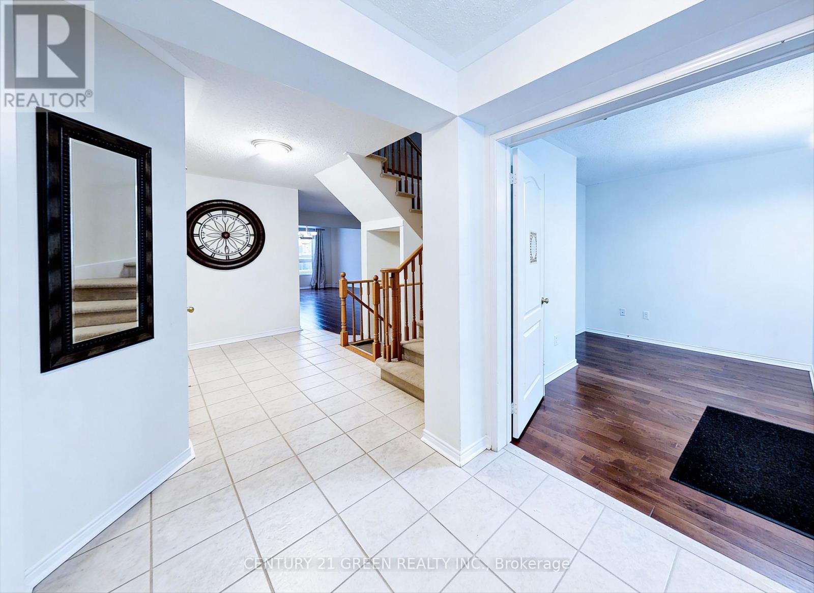 539 Hartley Boulevard, Milton, Ontario  L9T 6G7 - Photo 3 - W12704928