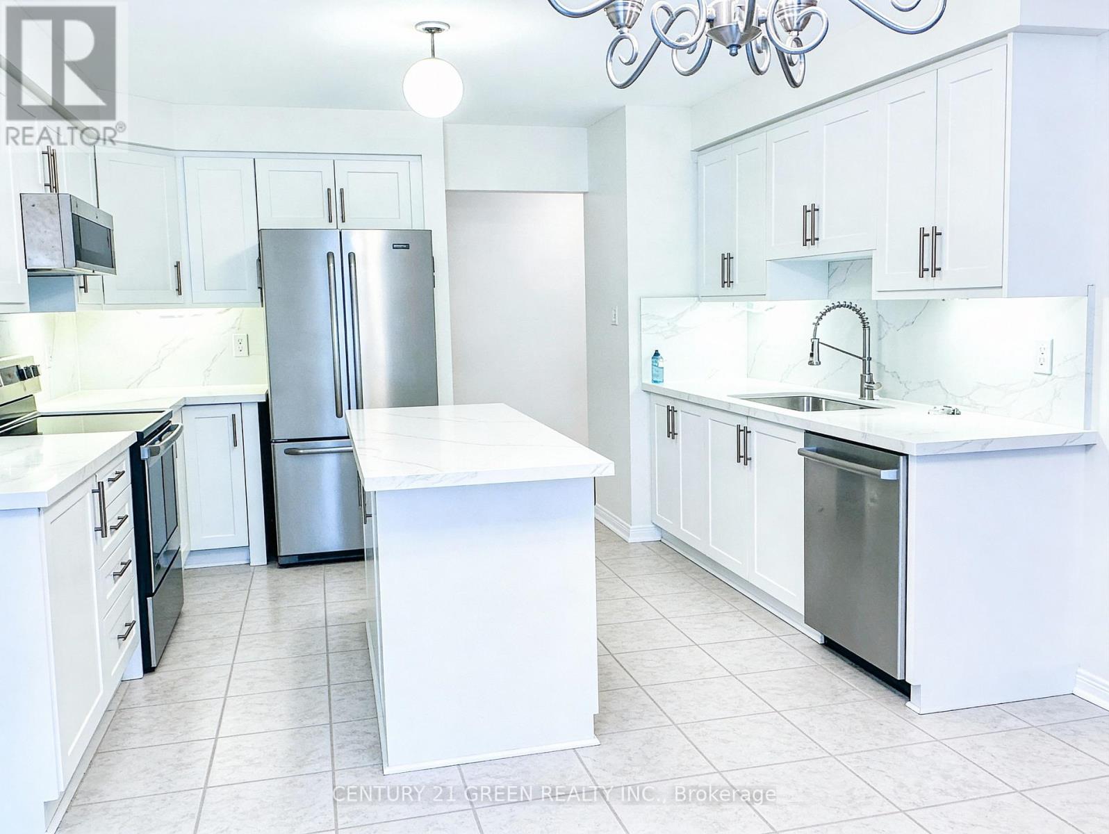 539 Hartley Boulevard, Milton, Ontario  L9T 6G7 - Photo 5 - W12704928