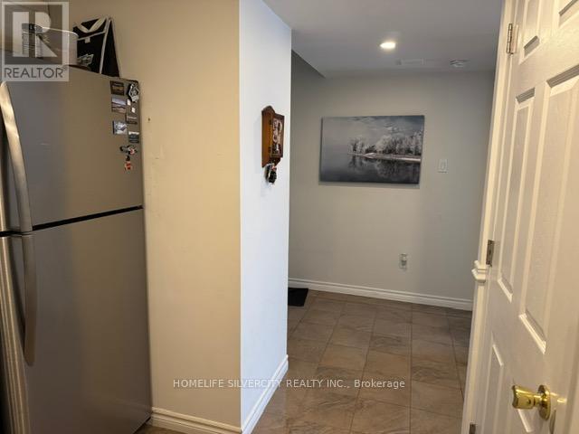 1103 - 250 Webb Drive, Mississauga, Ontario  L5B 3Z4 - Photo 13 - W12706042