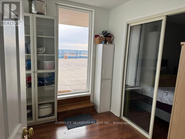 1103 - 250 Webb Drive, Mississauga, Ontario  L5B 3Z4 - Photo 8 - W12706042