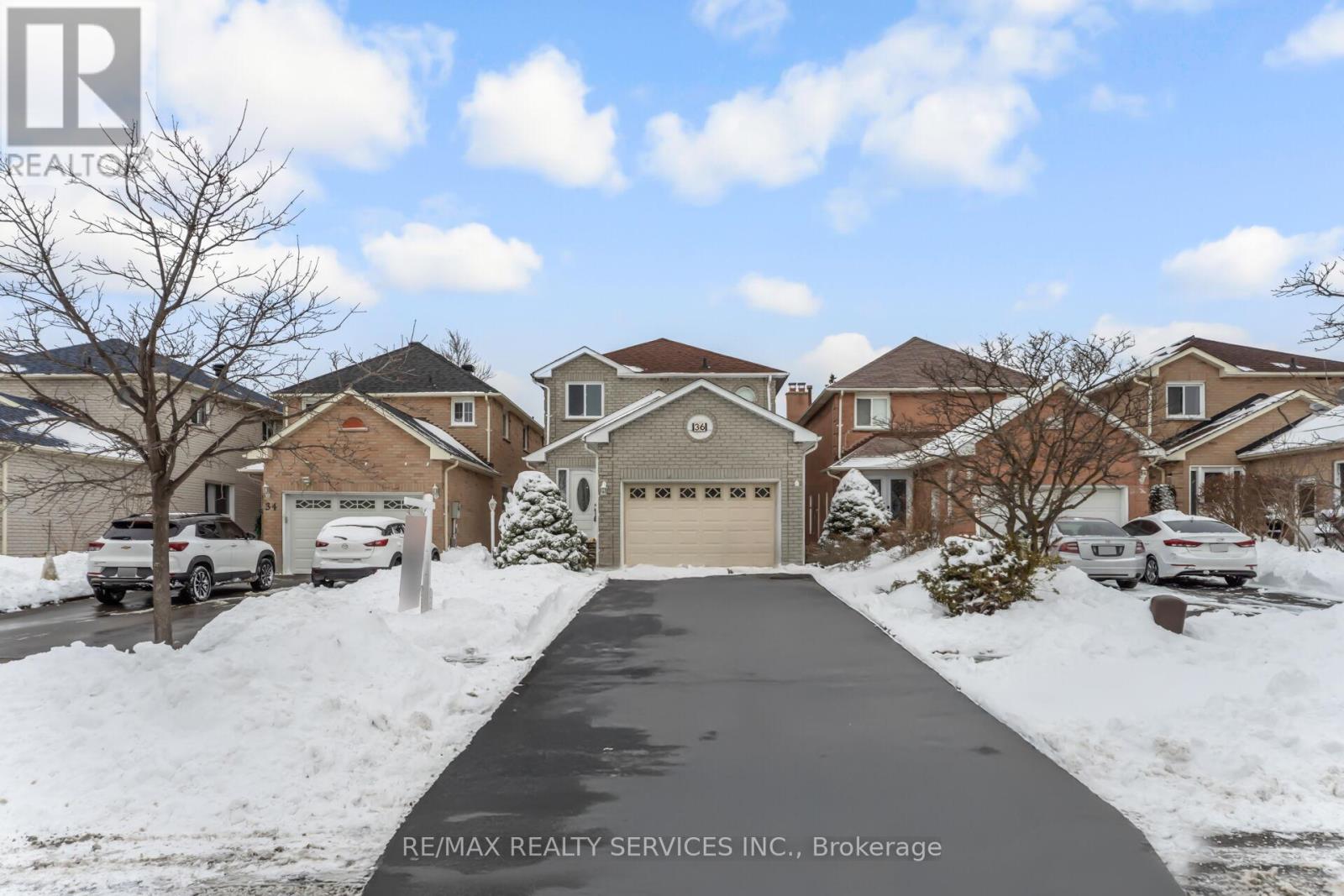 36 Merganser Crescent, Brampton, Ontario  L6W 4E7 - Photo 6 - W12706054