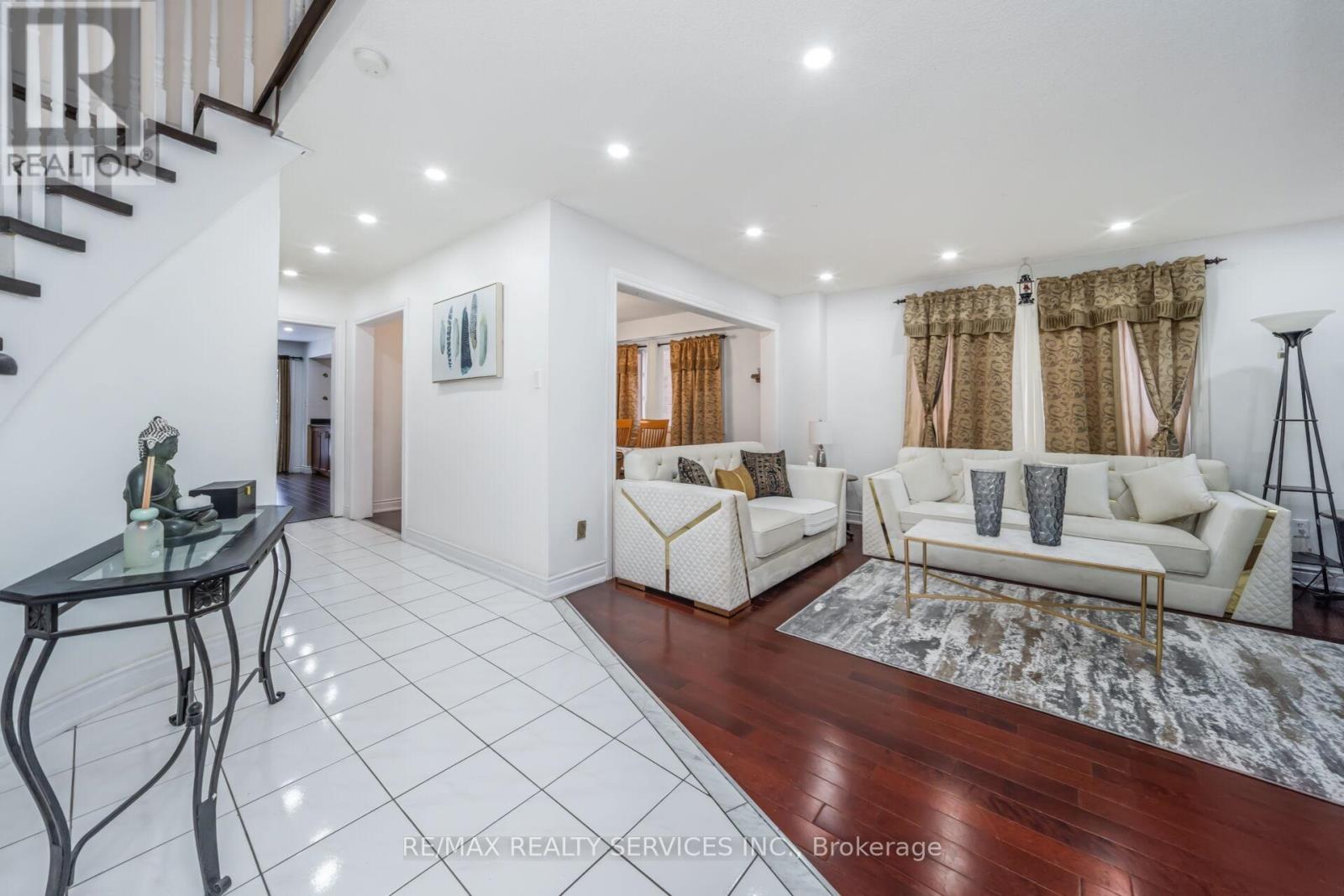 36 Merganser Crescent, Brampton, Ontario  L6W 4E7 - Photo 9 - W12706054