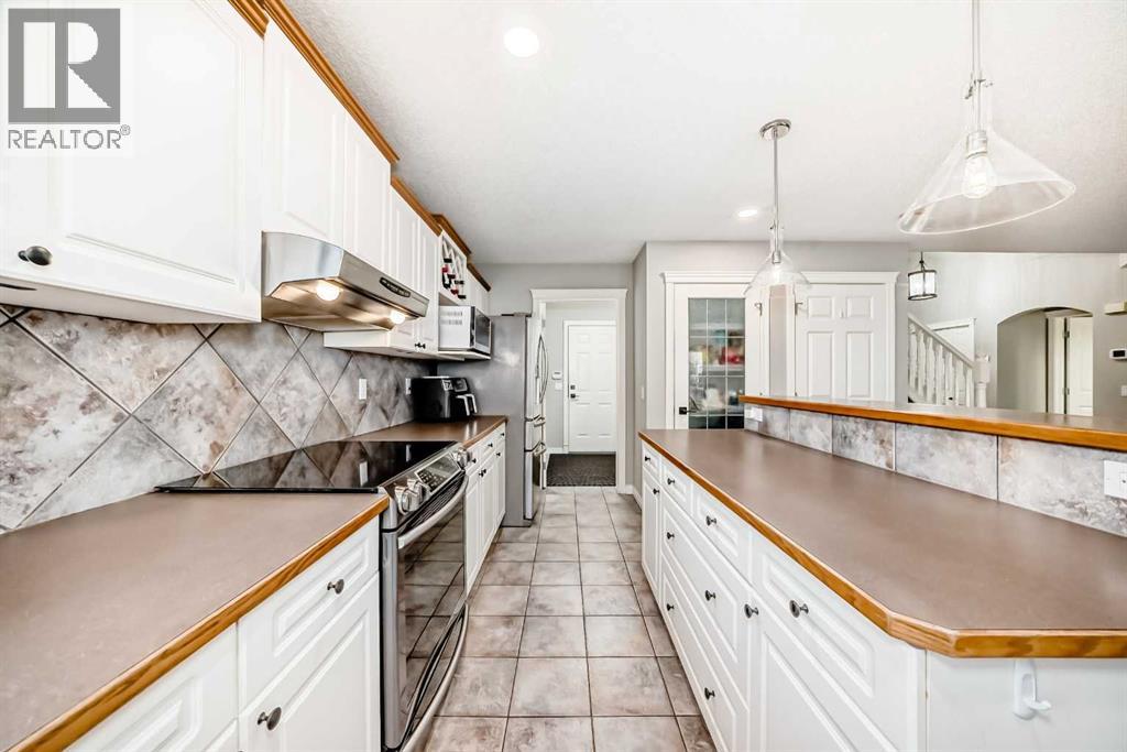 115 West Lakeview Circle, Chestermere, Alberta  T1X 1H7 - Photo 10 - A2278495