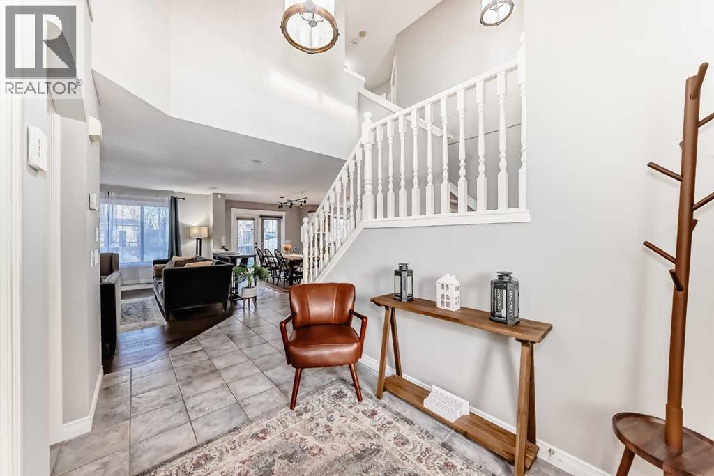 115 West Lakeview Circle, Chestermere, Alberta  T1X 1H7 - Photo 5 - A2278495