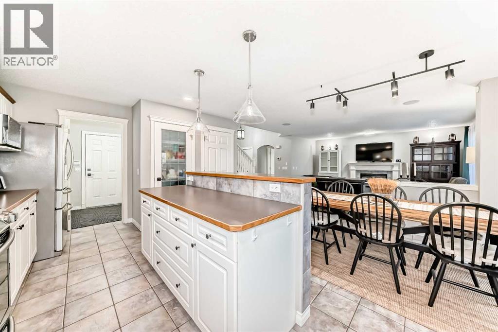 115 West Lakeview Circle, Chestermere, Alberta  T1X 1H7 - Photo 11 - A2278495