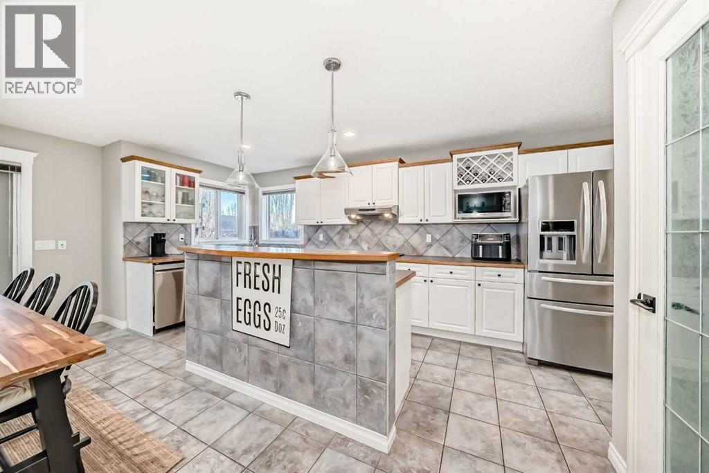 115 West Lakeview Circle, Chestermere, Alberta  T1X 1H7 - Photo 15 - A2278495