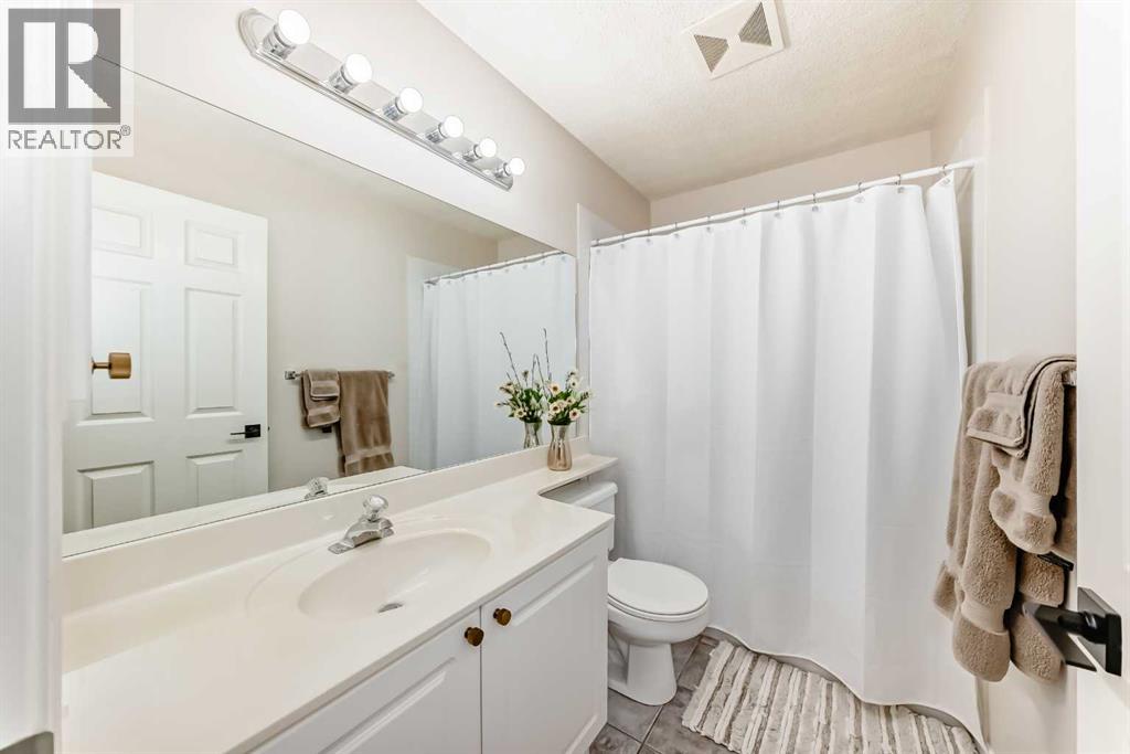 115 West Lakeview Circle, Chestermere, Alberta  T1X 1H7 - Photo 35 - A2278495