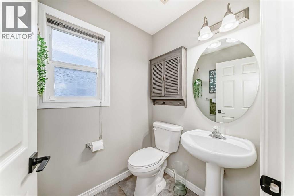 115 West Lakeview Circle, Chestermere, Alberta  T1X 1H7 - Photo 19 - A2278495