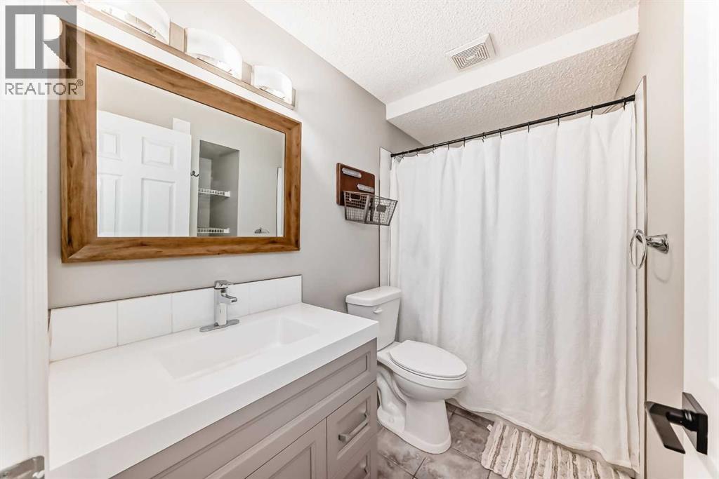 115 West Lakeview Circle, Chestermere, Alberta  T1X 1H7 - Photo 41 - A2278495