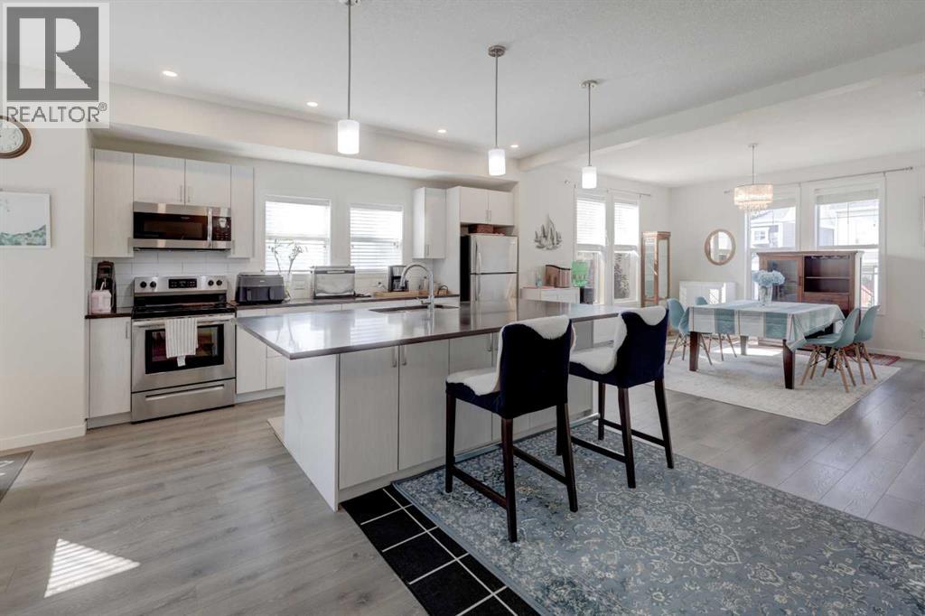 113 South Point Court Sw, Airdrie, Alberta  T4B 5C3 - Photo 2 - A2256358